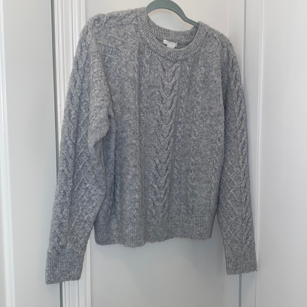 H&M. grey sweater